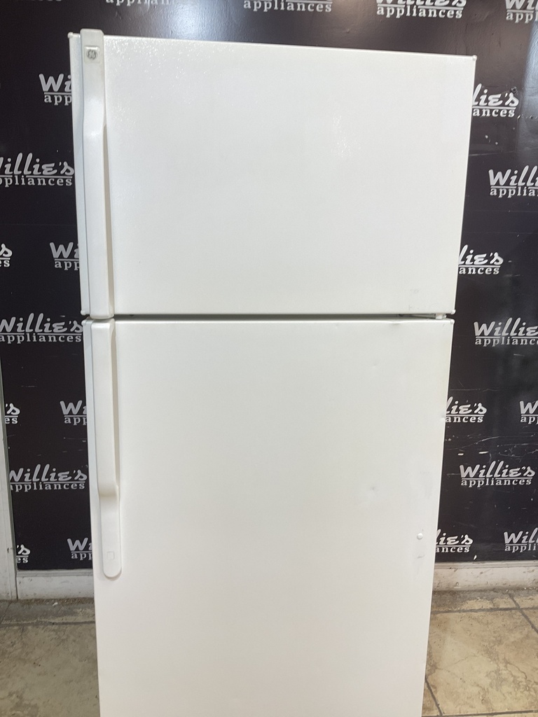 Ge Used Refrigerator Top and Bottom 28x65 (White) 