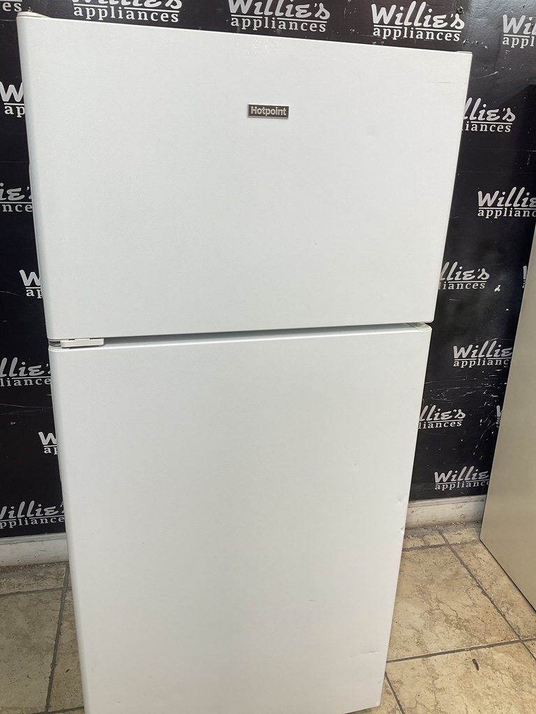 Hotpoint Used Refrigerator Top and Bottom 28x61 1/2” (White) 