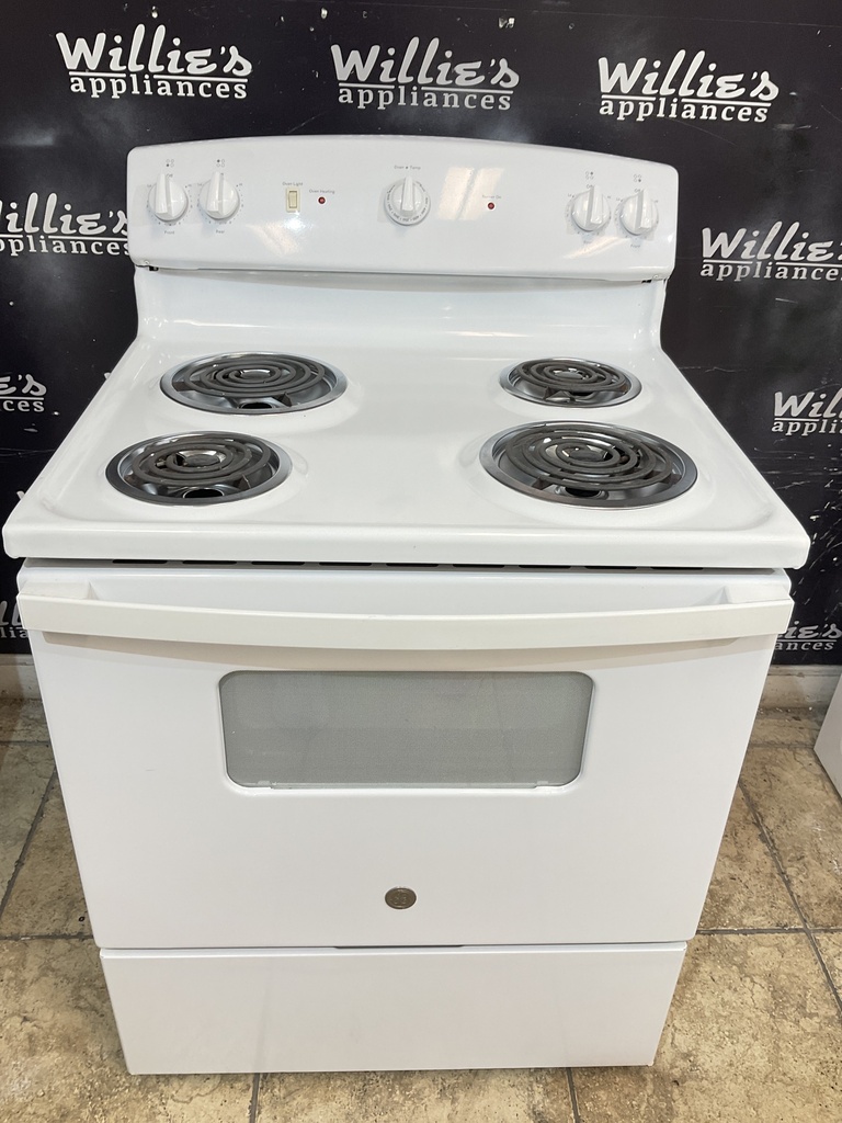 Ge Used Electric Stove 220volts (40/50 AMP) 30inches {no cord} (White) 