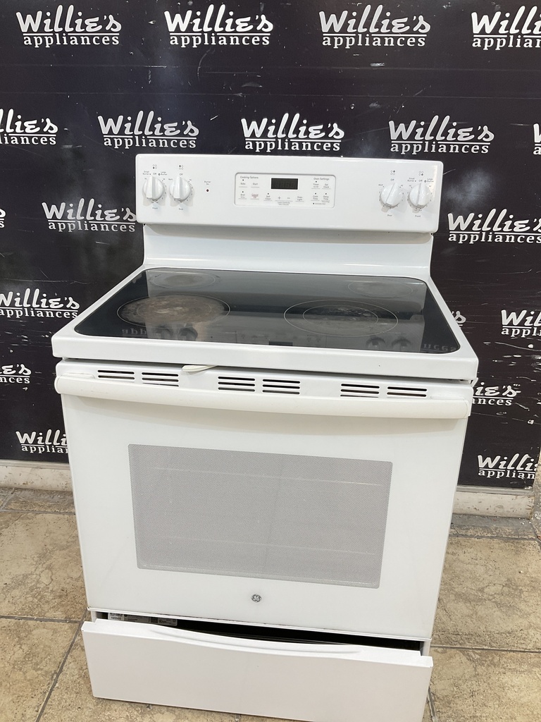 Ge Used Electric Stove 220volts (40/50 AMP) 30inches {no cord} (White) 
