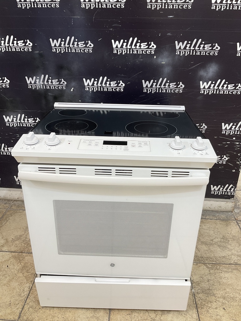 Ge Used Electric Stove 220volts (40/50 AMP) 30inches {4 prong} (White) 