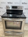 Frigidaire Used Electric Stove 220volts (40/50 AMP) 30inches {4 prong} (Stainless steel) 