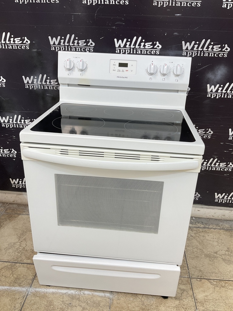 Frigidaire Used Electric Stove 220volts (40/50 AMP) 30inches {4 prong} (White)