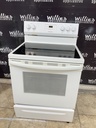 Frigidaire Used Electric Stove 220volts (40/50 AMP) 30inches {4 prong} (White)