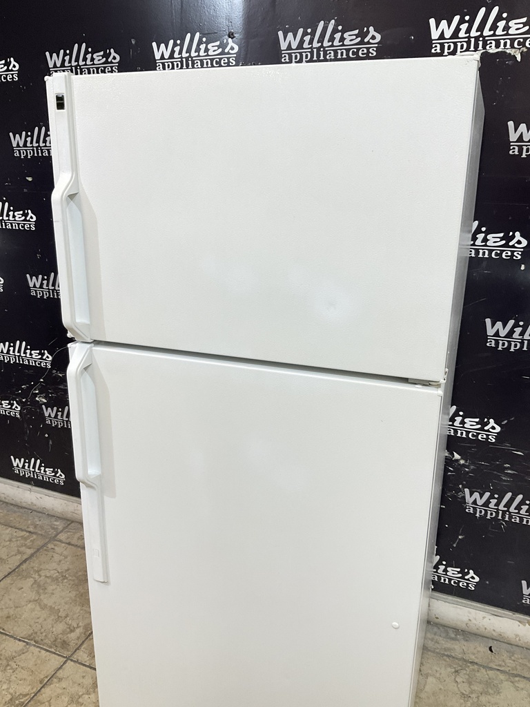 Hotpoint Used Refrigerator Top and Bottom 28x61 1/2” (White) 