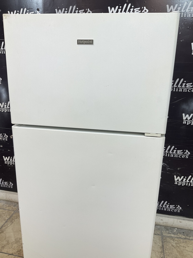 Hotpoint Used Refrigerator Top and Bottom 28x61 1/2” (White) 