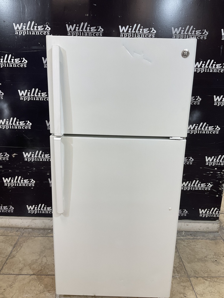 Ge Used Refrigerator Top and Bottom 28x61 1/2” (White) 