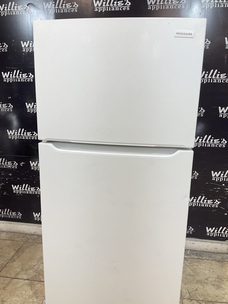 Frigidaire Used Refrigerator Top and Bottom 30x66 (White) 
