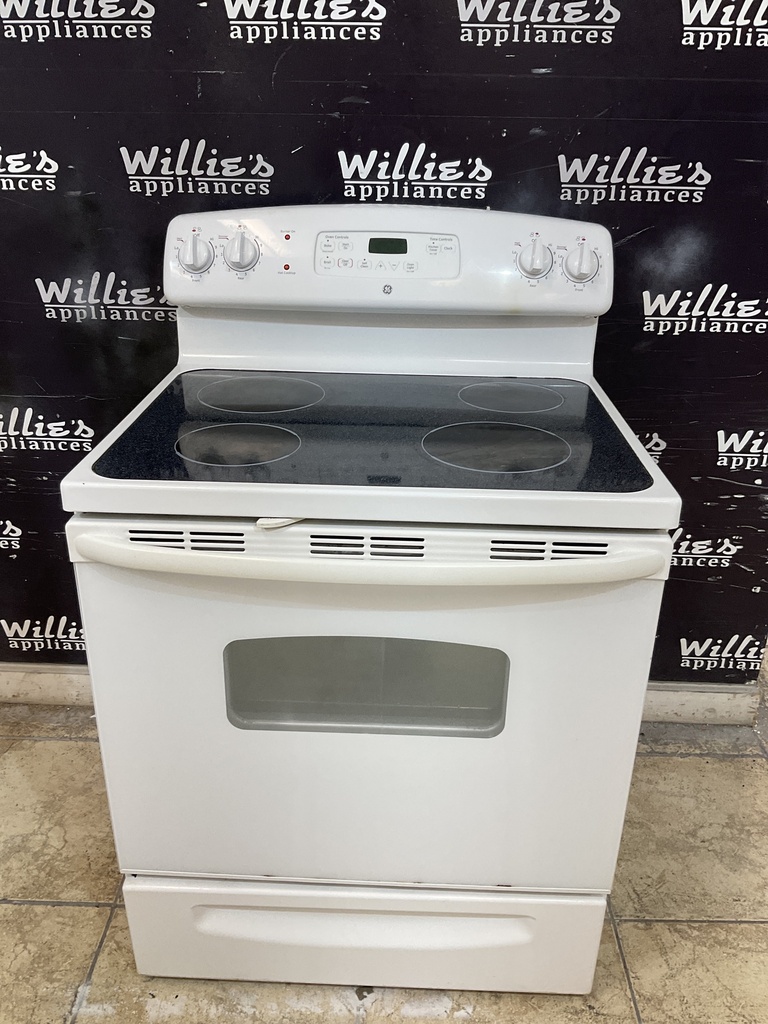 Ge Used Electric Stove 220volts (40/50 AMP) 30inches {3 prong} (White) 