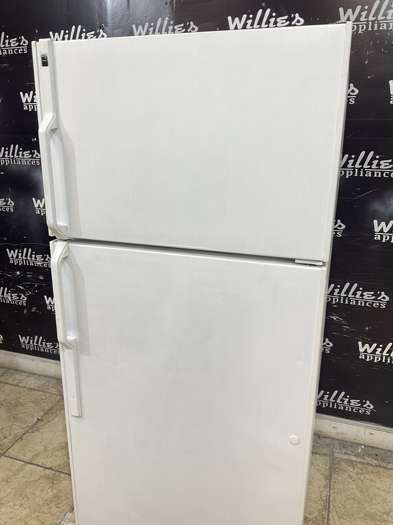 Hotpoint Used Refrigerator Top and Bottom 28x61 1/2” (White) 
