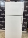 Hotpoint Used Refrigerator Top and Bottom 28x67 (white)