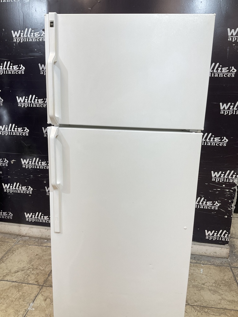Hotpoint Used Refrigerator Top and Bottom 28x64 1/2” (White) 