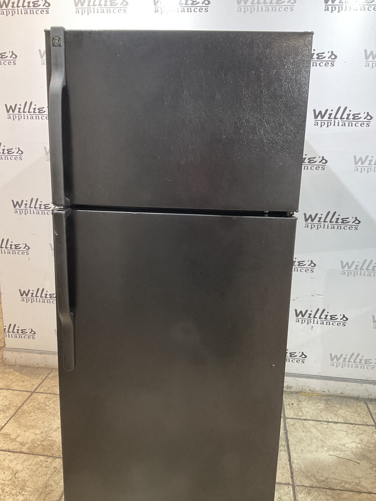 Ge Used Refrigerator Top and Bottom 28x64 1/2” (Black) 