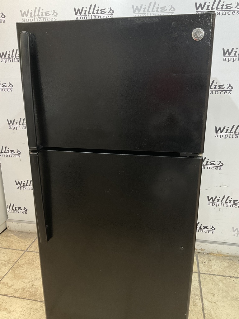 Ge Used Refrigerator Top and Bottom 28x61 1/2” (Black) 