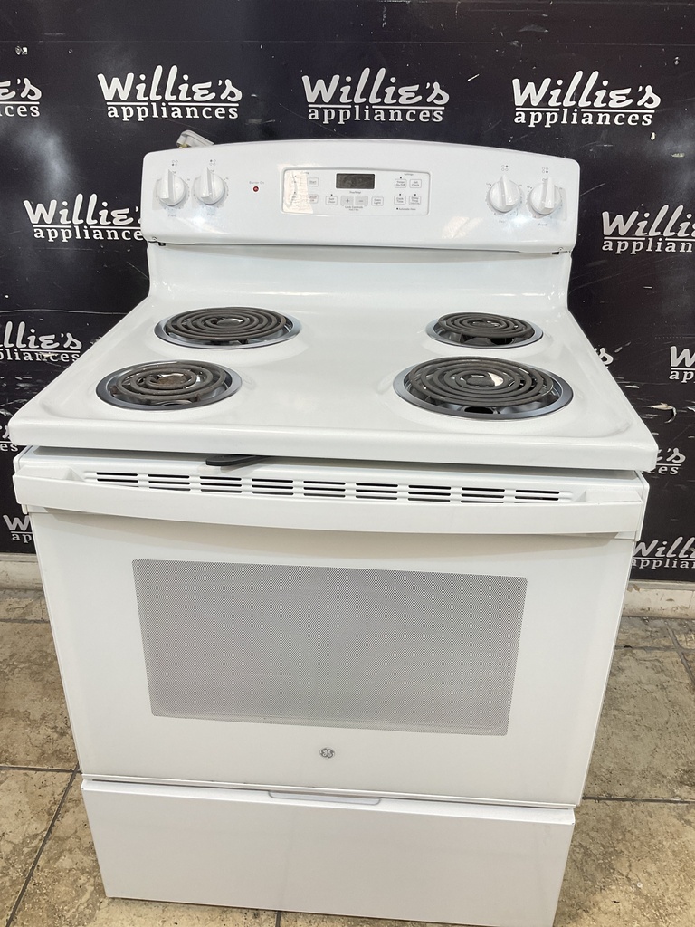 Ge Used Electric Stove 220volts (40/50 AMP) 30inches {3 prong} (white) 