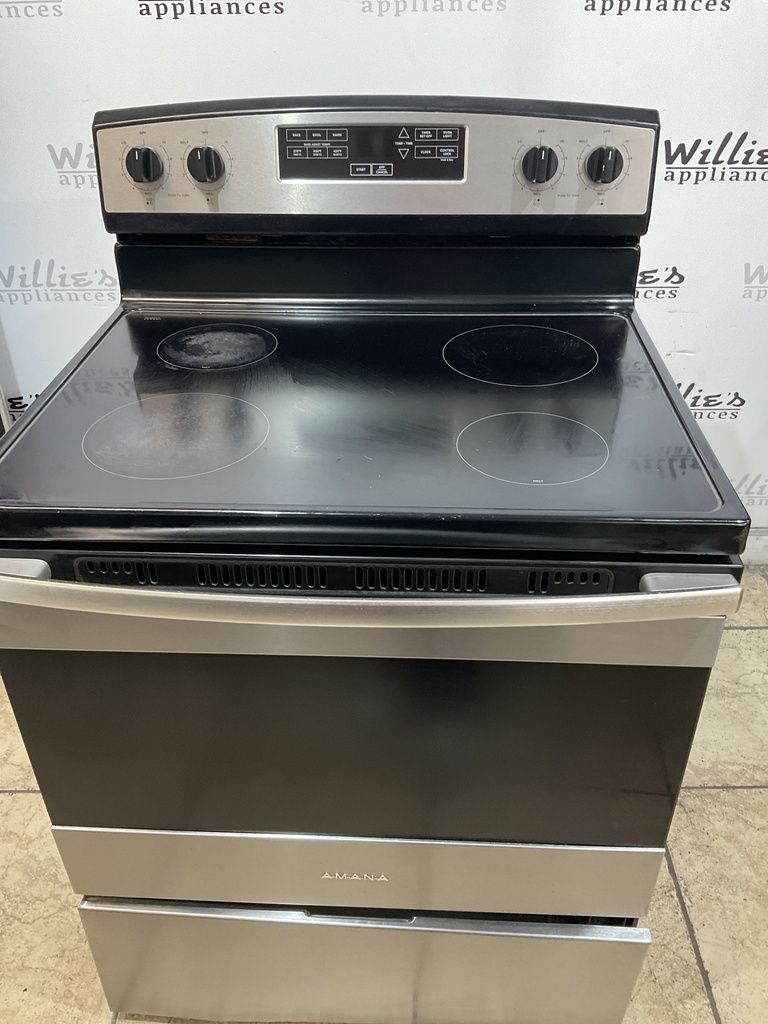 Amana Used Electric Stove 220volts (40/50 AMP) 30inches {no cord} (Stainless steel) 