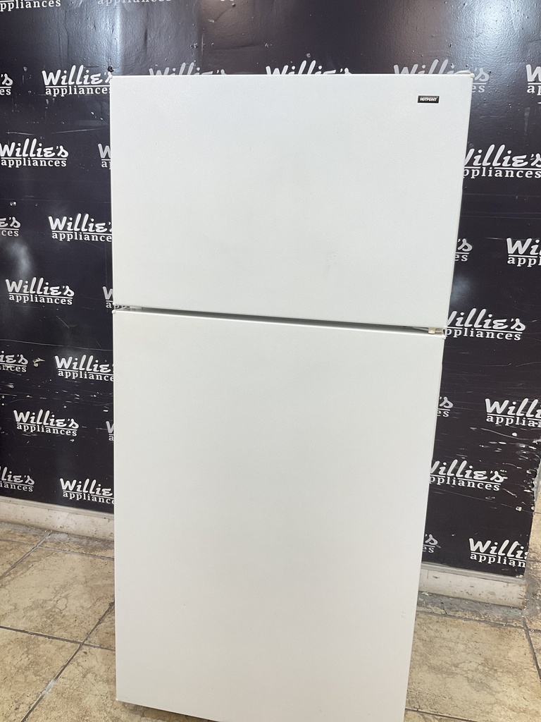 Hotpoint Used Refrigerator Top and Bottom 28x62 (White)