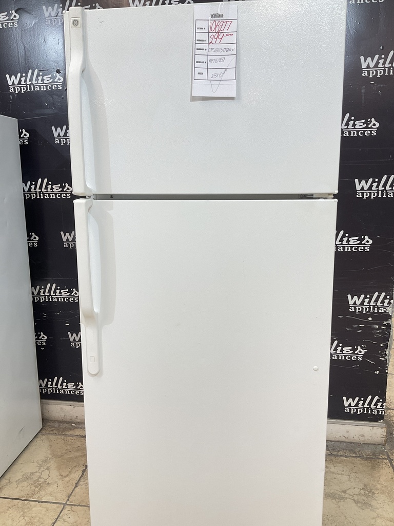 Ge Used Refrigerator Top and Bottom 28x67 1/2” (White) 
