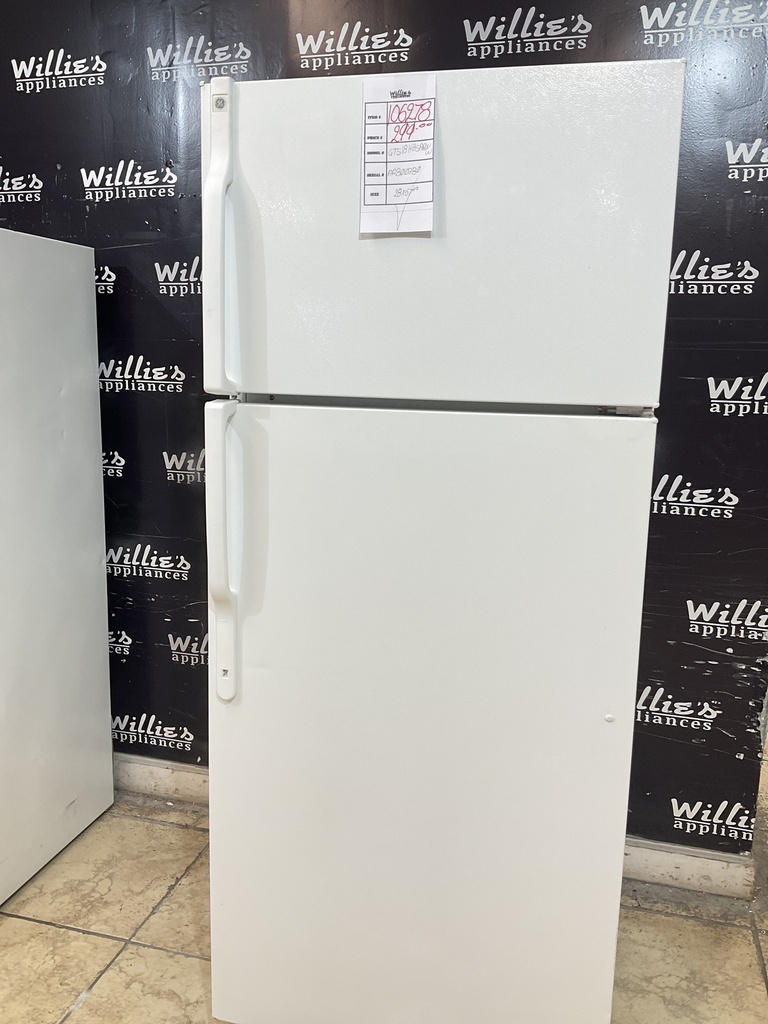 Ge Used Refrigerator Top and Bottom 28x67 1/2” (White) 