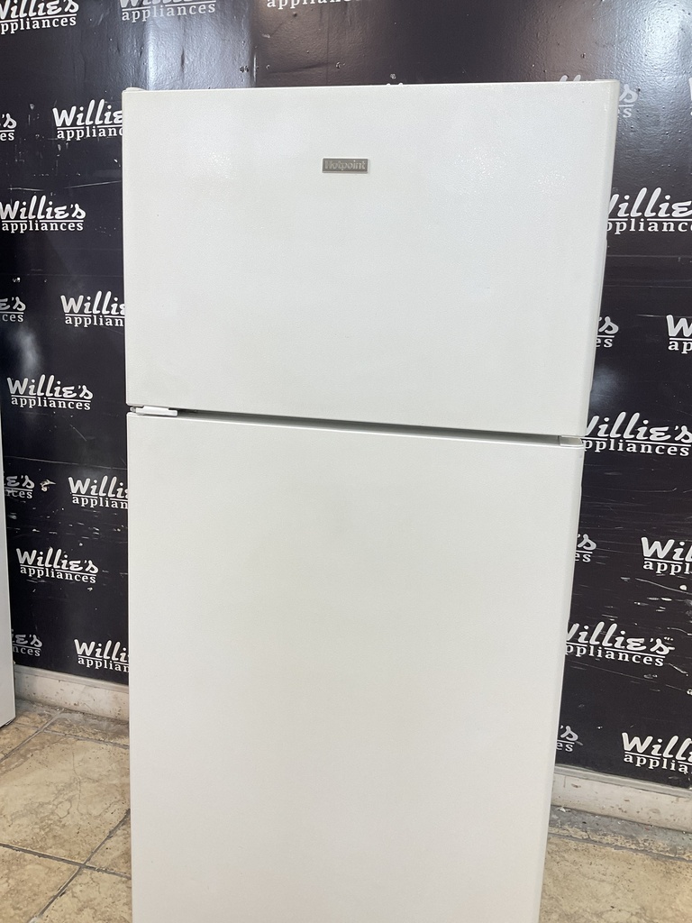 Hotpoint Used Refrigerator Top and Bottom 28x61 1/2” (White) 