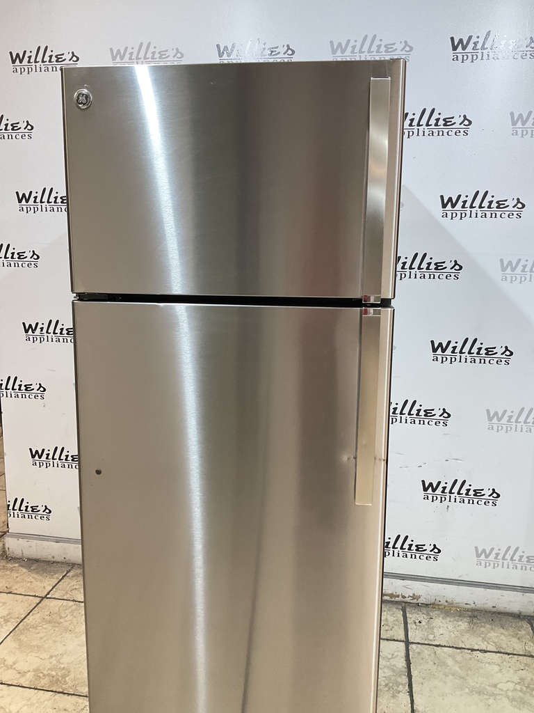 Ge Used Refrigerator Top and Bottom 28x67 (Stainless Steel) 