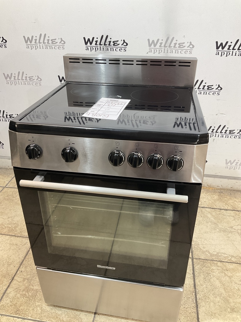 Blombera Used Electric Stove 220volts (40/50 AMP) 23 1/2” {4 prong} (Stainless Steel) 