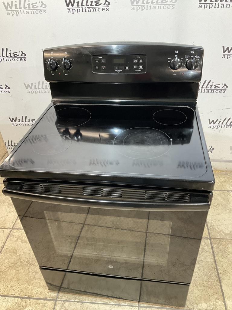 Ge Used Electric Stove 220volts (40/50 AMP) 30inches {3 prong} (Black) 