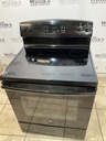 Ge Used Electric Stove 220volts (40/50 AMP) 30inches {3 prong} (Black) 