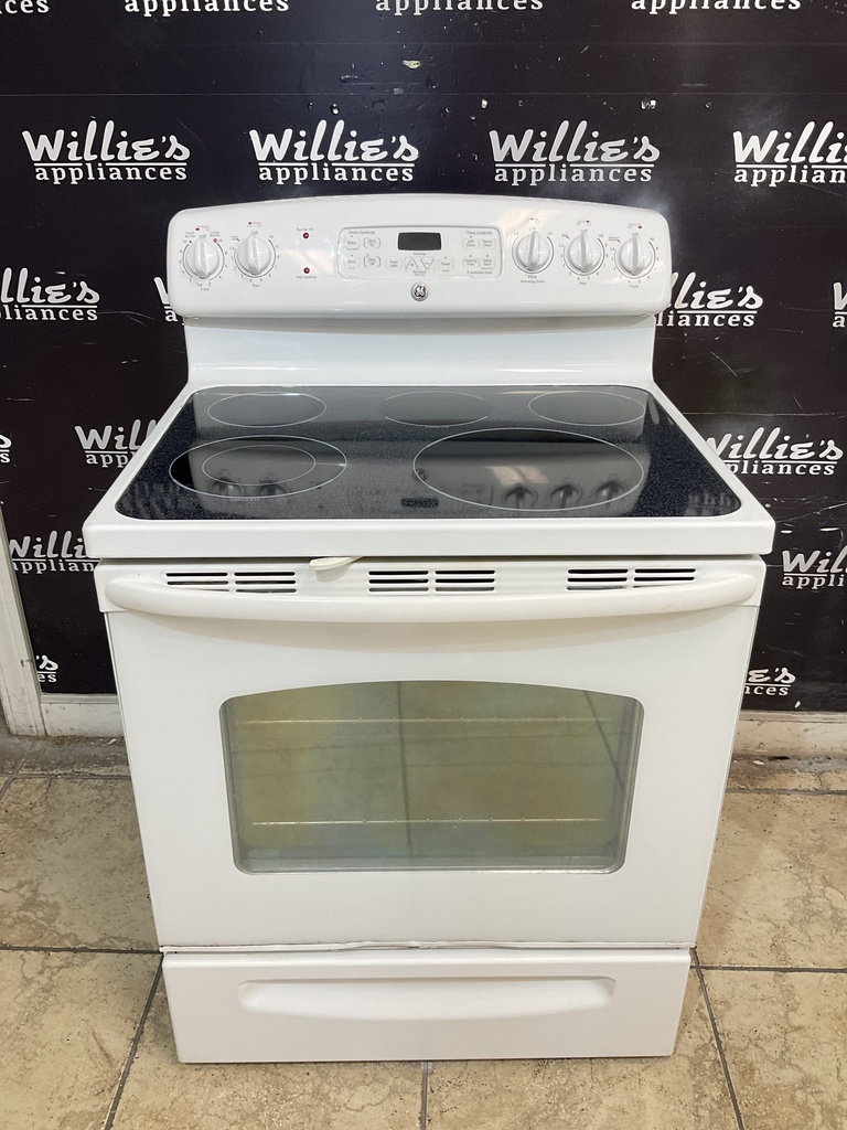 Ge Used Electric Stove 220volts (40/50 AMP) 30inches {no cord} (White) 