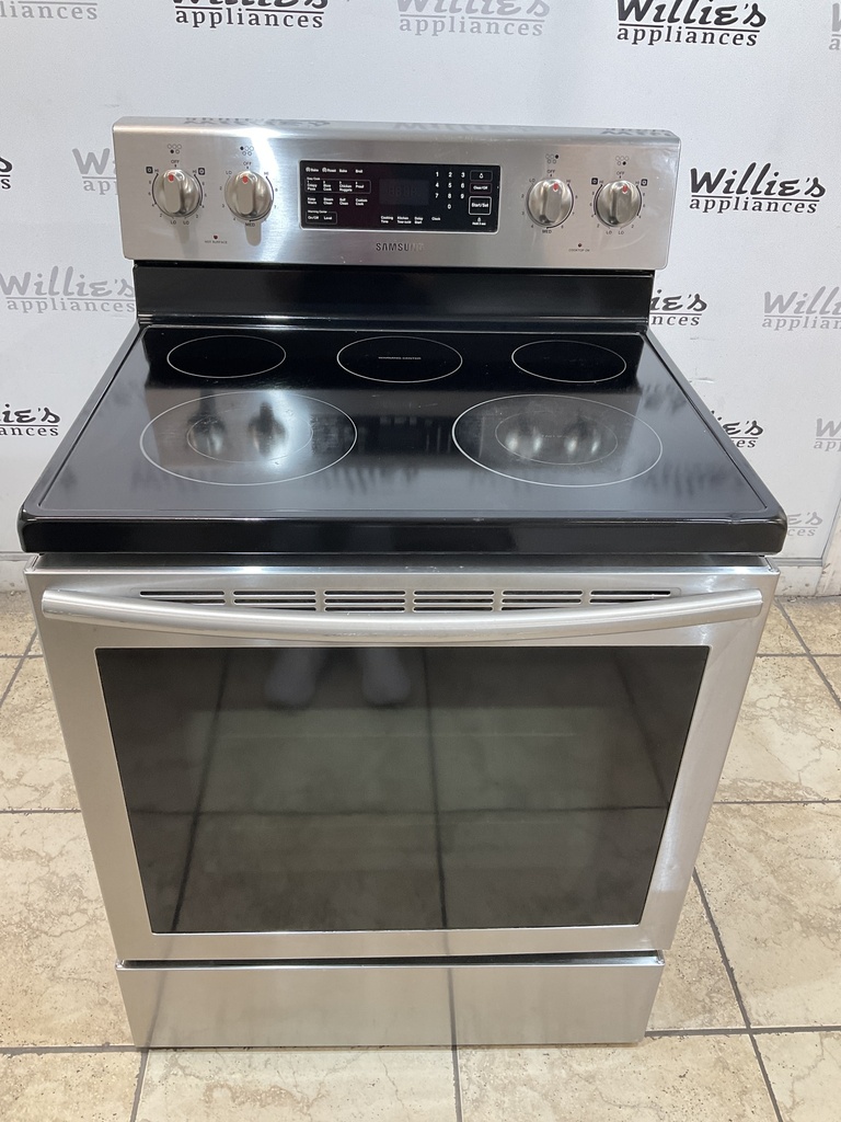 Samsung Used Electric Stove 220volts (40/50 AMP) 30inches {no cord} (Stainless steel) 