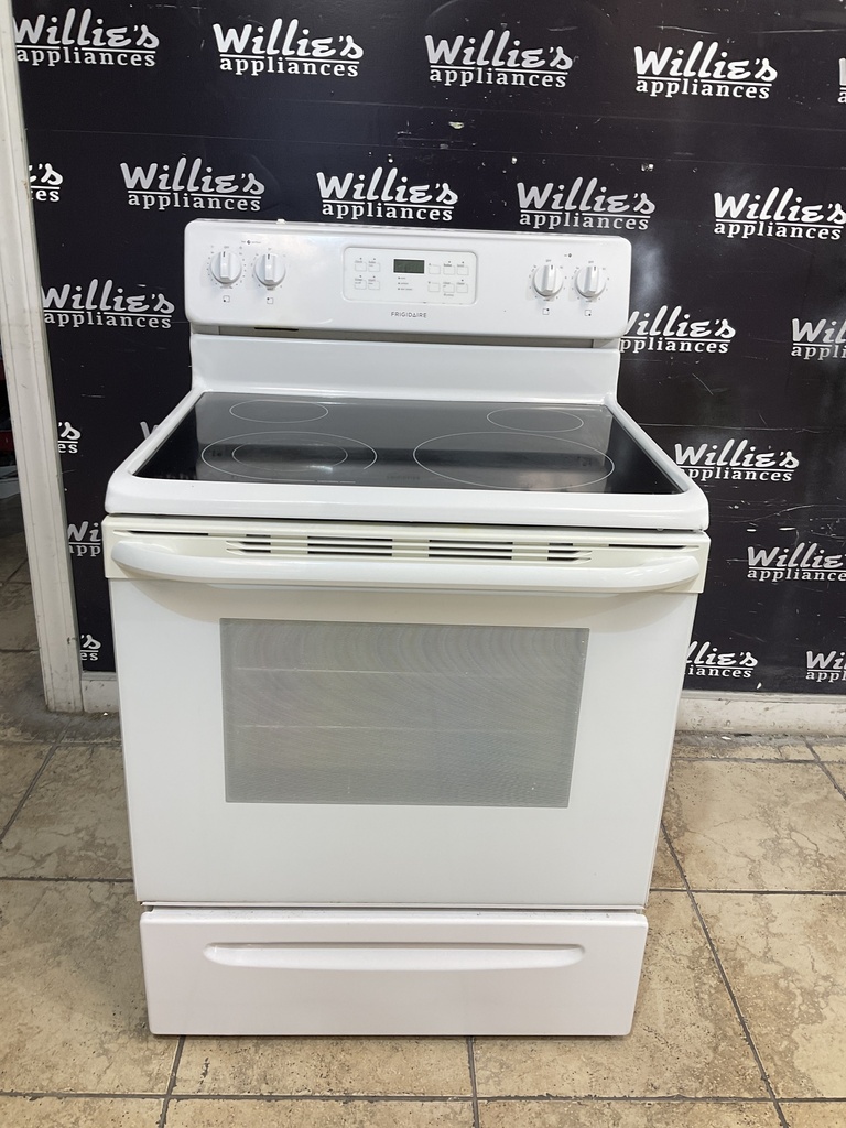 Frigidaire Used Electric Stove 220volts (40/50 AMP) 30inches {no cord} (white) 