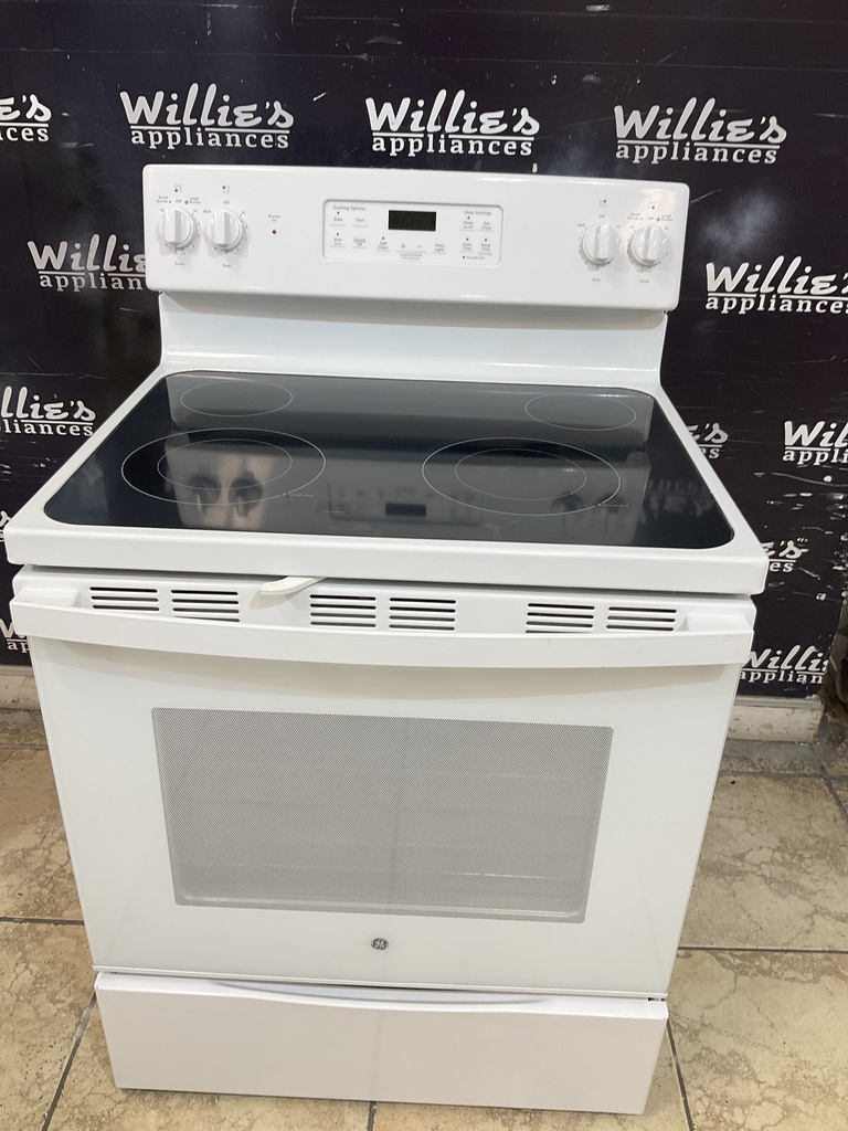 Ge Used Electric Stove 220volts (40/50 AMP) 30inches {no cord} (White) 