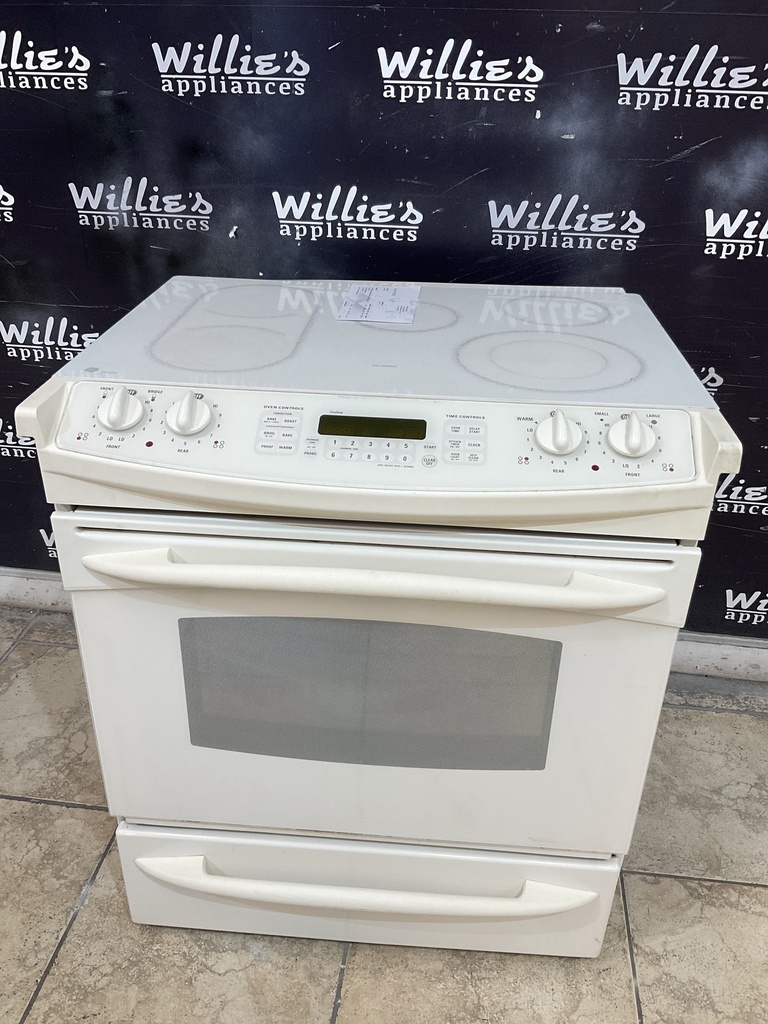 Ge Used Electric Stove 220volts (40/50 AMP)  30inches {no cord} (bisque’) 