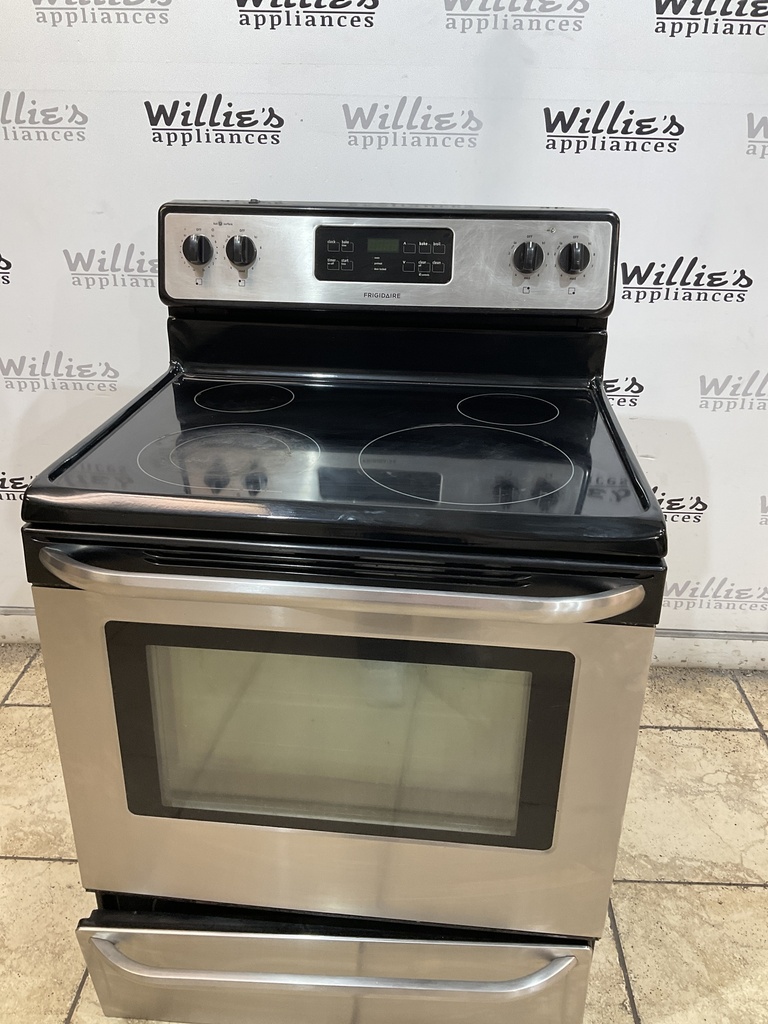 Frigidaire Used Electric Stove 220volts (40/50 AMP) 30inches {no cord} (Stainless steel) 