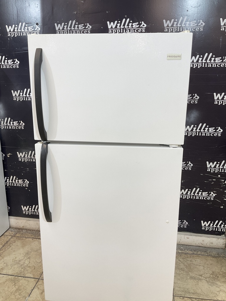 Frigidaire Used Refrigerator Top and Bottom 28x60 (white) 