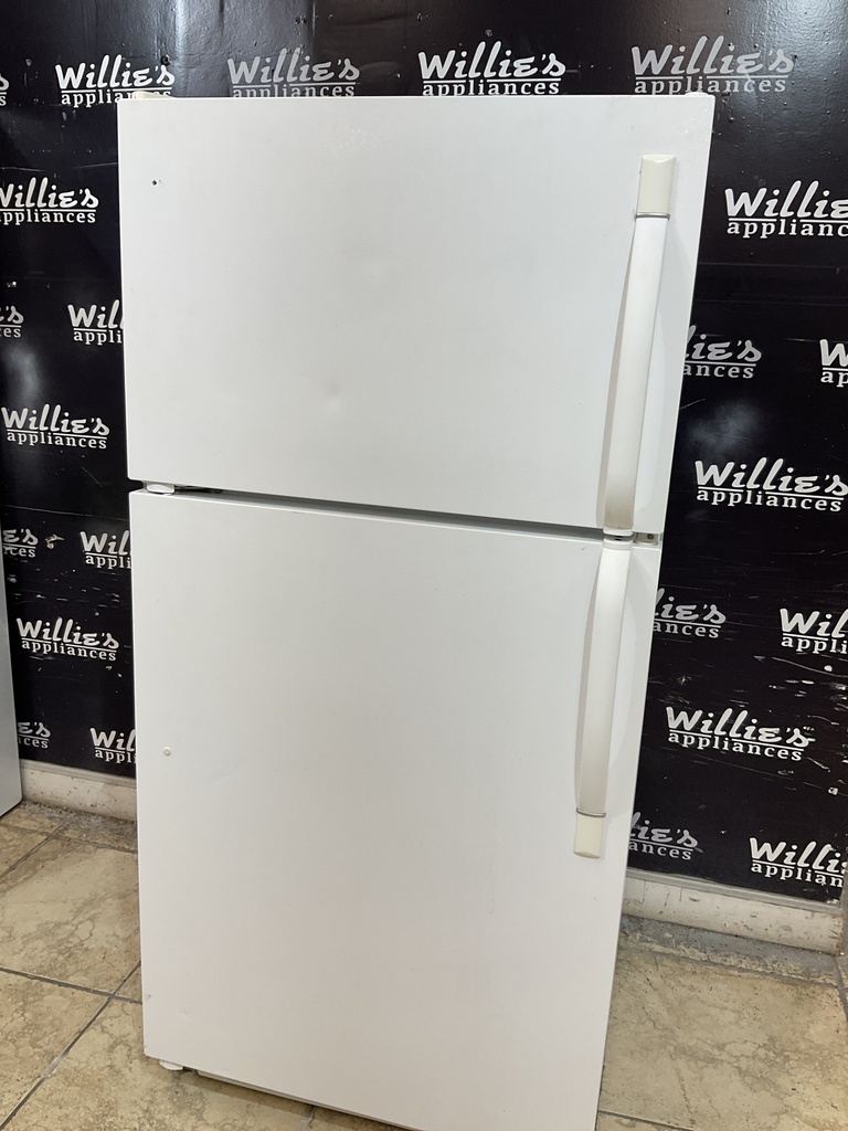 Frigidaire Used Refrigerator Top and Bottom 28x60 (White) 
