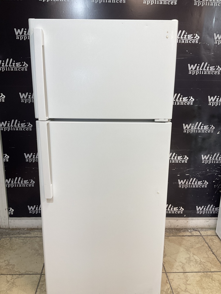 Ge Used Refrigerator Top and Bottom 28x64 1/2” (White) 