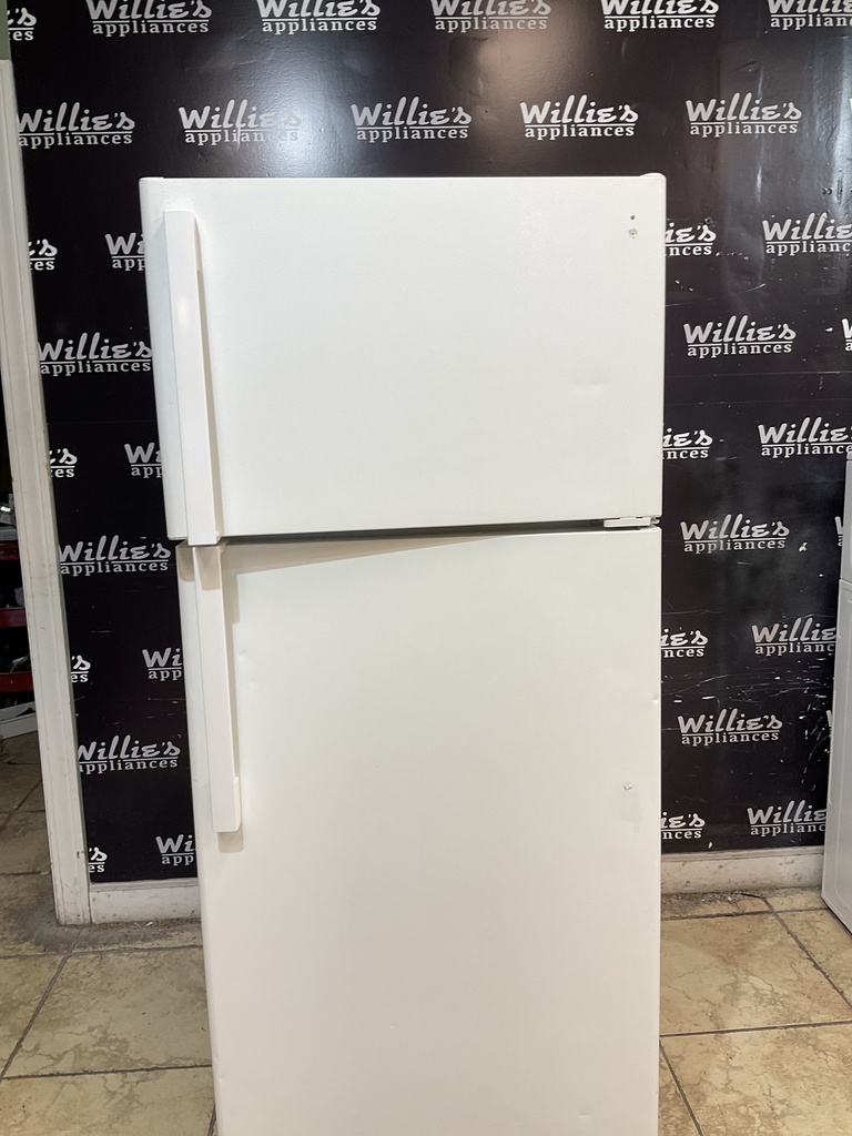Ge Used Refrigerator Top and Bottom 28x64 1/2” (White) 