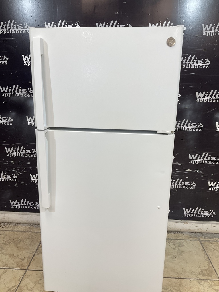 Ge Refrigerator Top and Bottom 28x61 1/2” (White) 