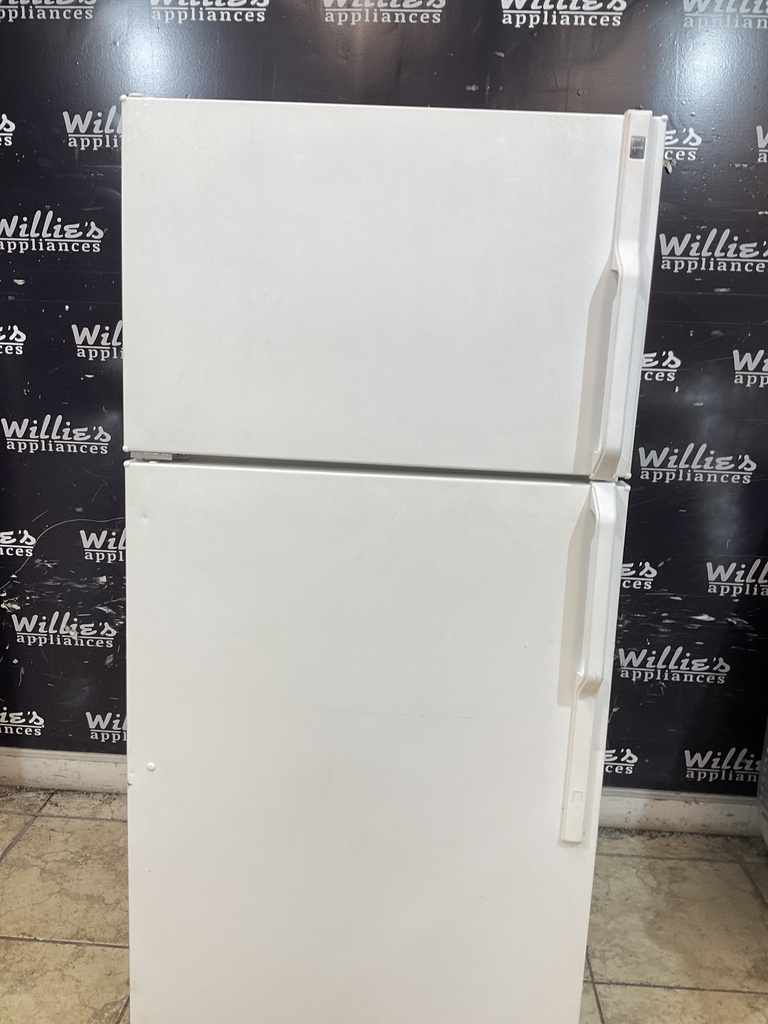 Hotpoint Refrigerator Top and Bottom 28x61 1/2” (white) 