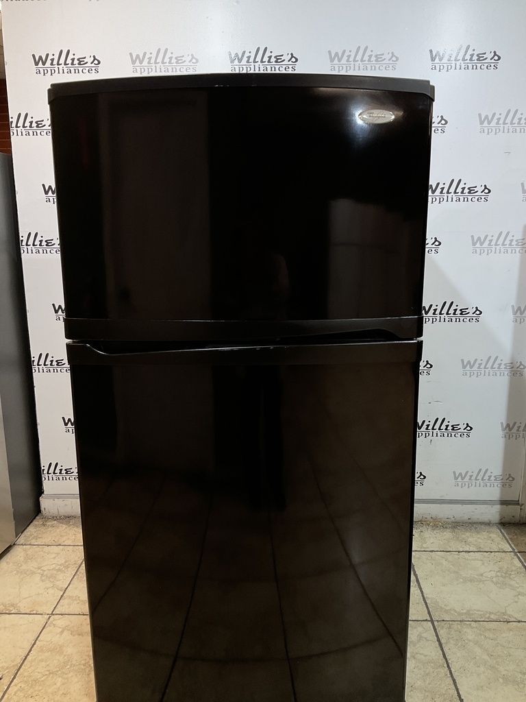 Whirlpool Refrigerator Top and Bottom 33 1/2” x 66 1/2” (black) 