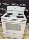 Ge Electric Stove 220volts (40/50 AMP) 30inches {3 prong} (White) 