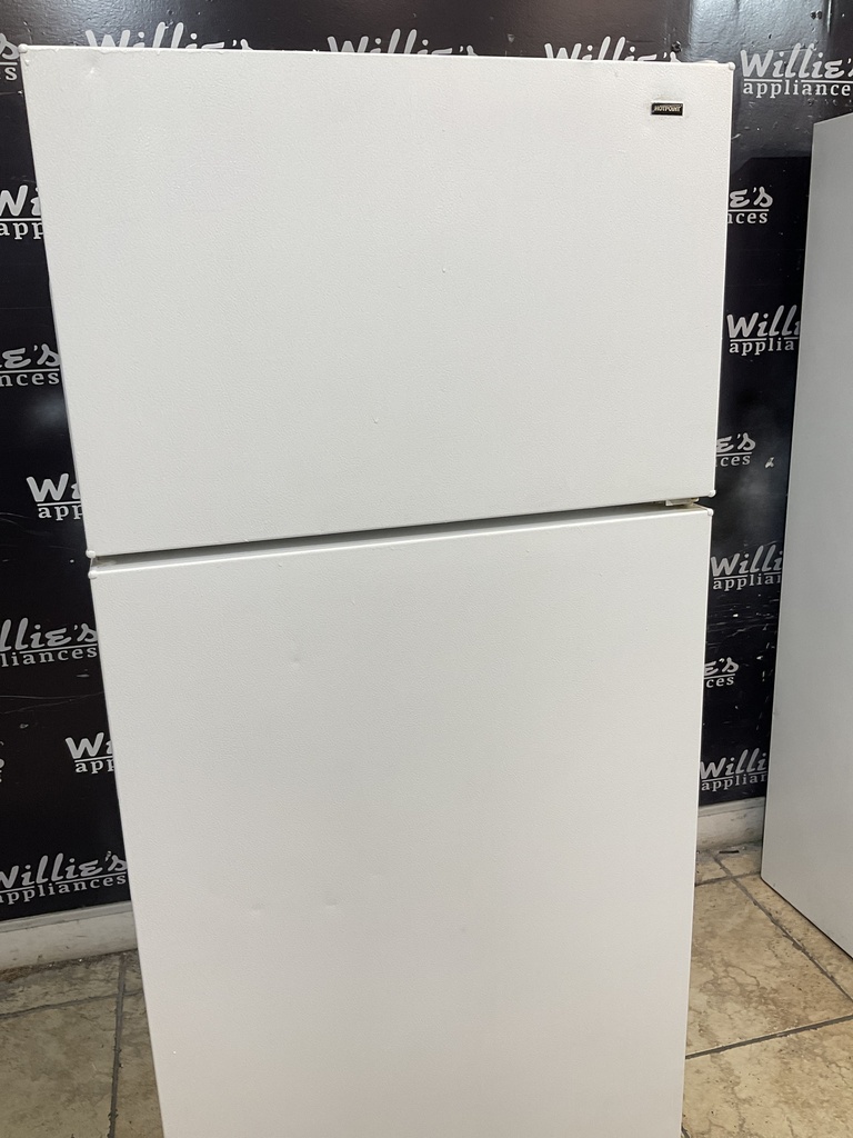 Hotpoint Refrigerator Top and Bottom 28x61 1/2” (White) 