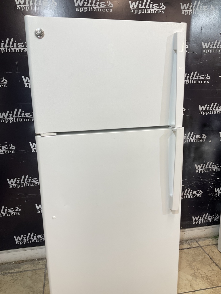 Ge Refrigerator Top and Bottom 28x66 1/2” (white) 