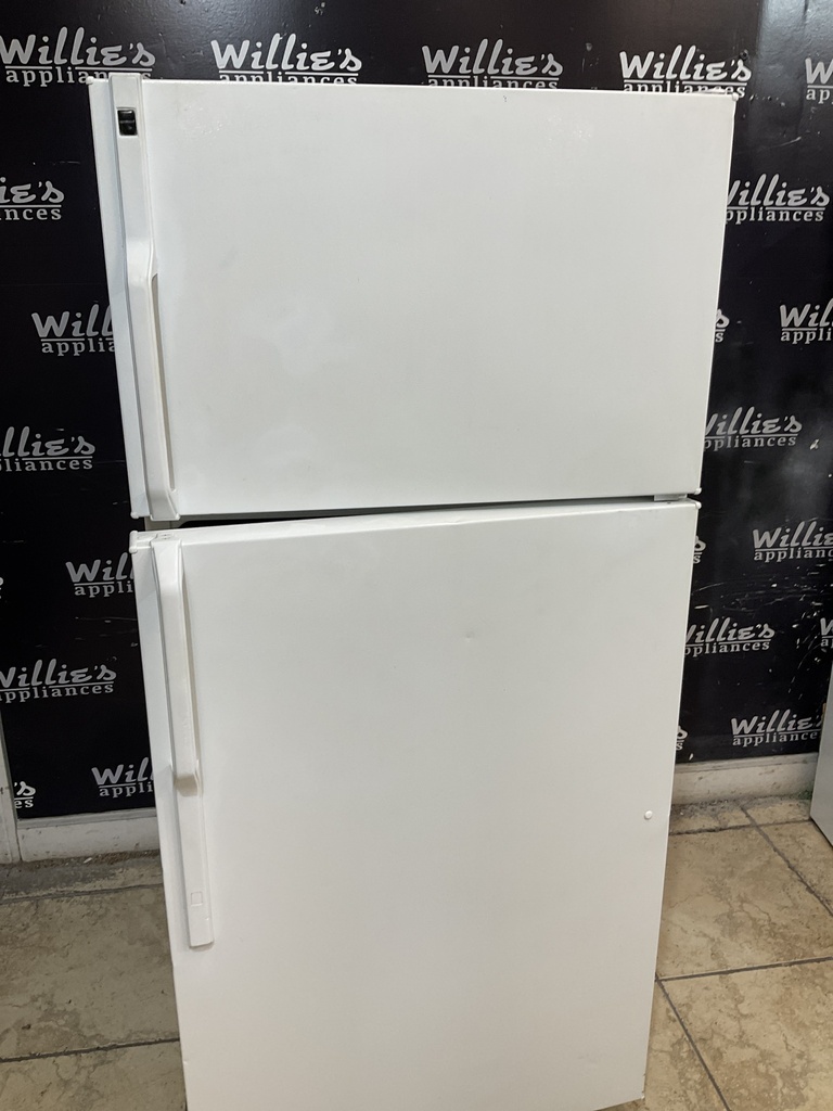 Hotpoint Refrigerator Top and Bottom 28x61 1/2” (White)