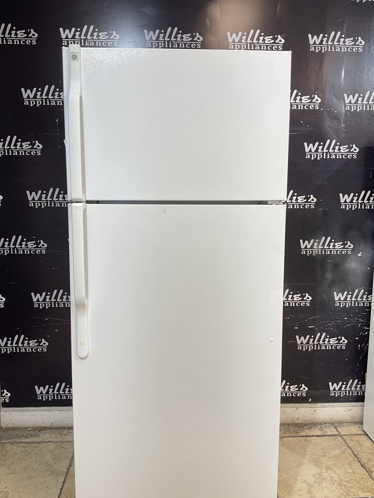 Ge Refrigerator Top and Bottom 28x67 (White) 