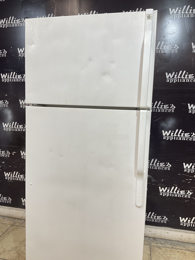 Ge Refrigerator Top and Bottom 28x67 (White) 