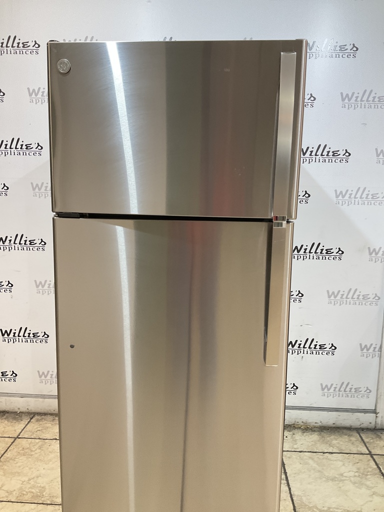 Ge Refrigerator Top and Bottom 28x67 (Stainless Steel) 