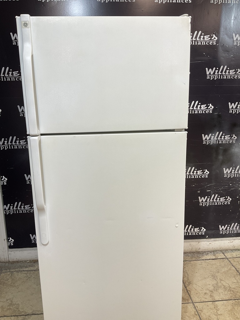 Ge Refrigerator Top and Bottom 28x67 (White) 