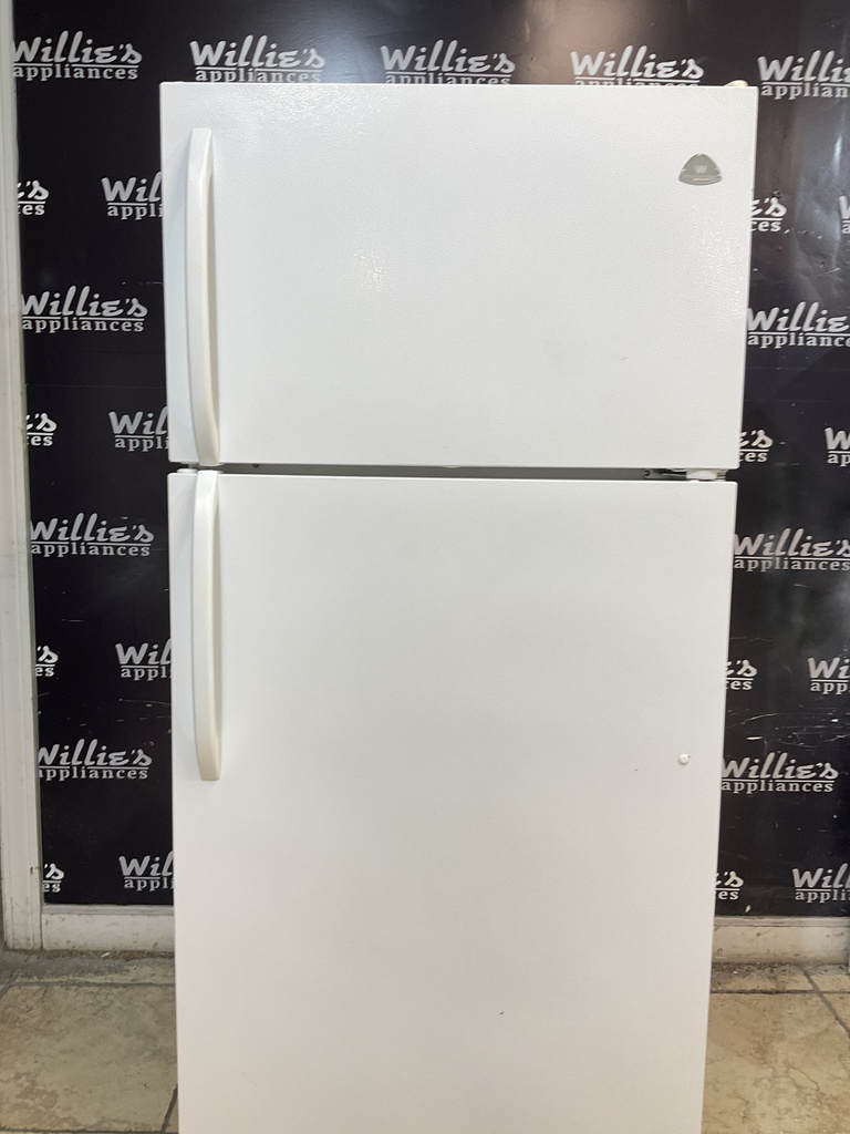 White Westinghouse Refrigerator Top and Bottom 30x66 (White) 